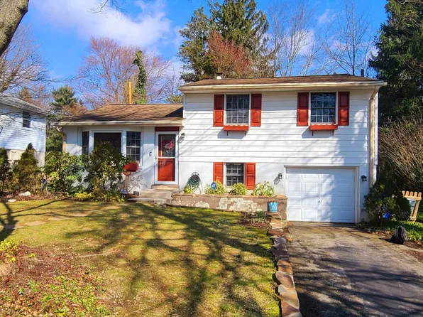 809 Valley View Rd, Media, PA 19063