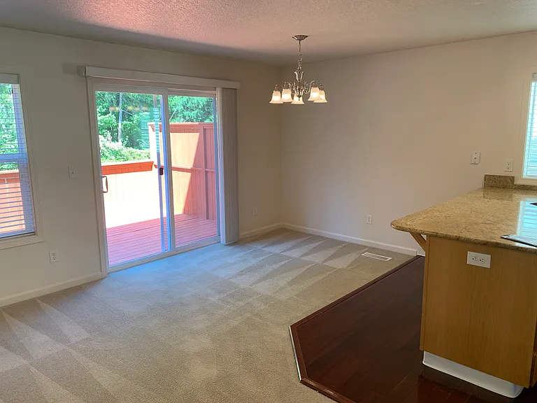 7204 34th Ave NE — Photo 3