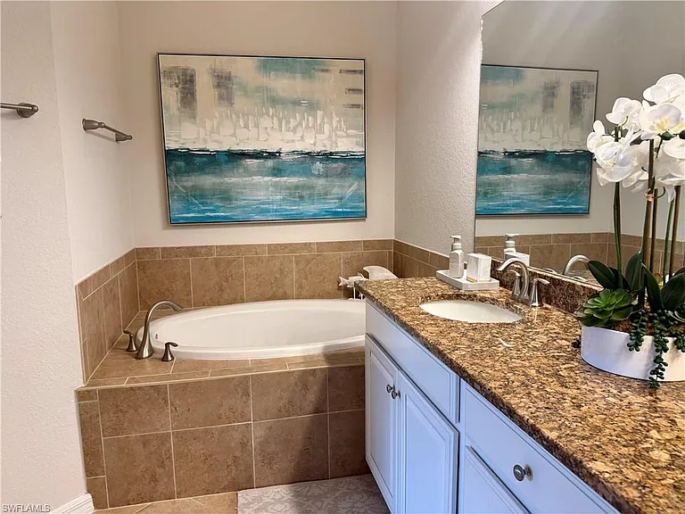 9498 Napoli Ln #201 — Photo 36