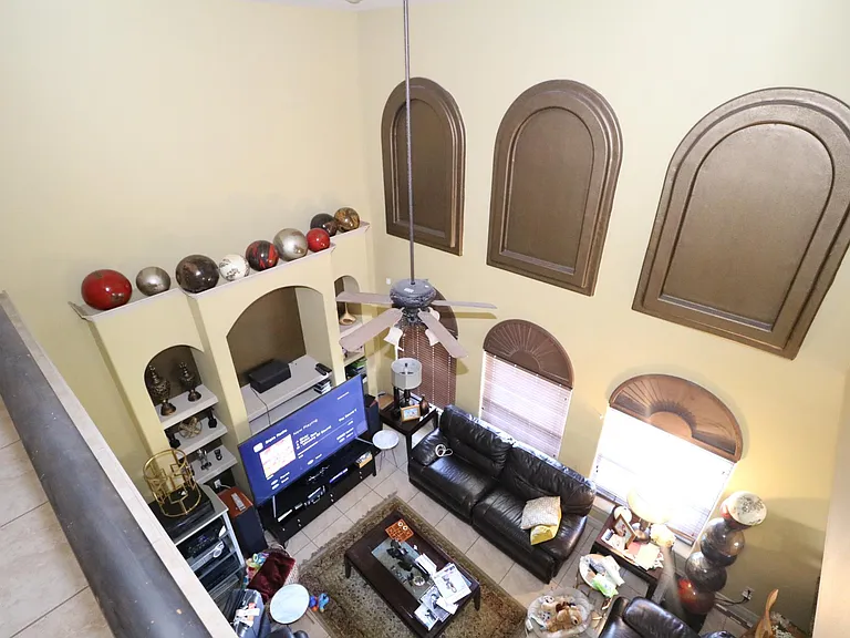 High 22' Ceilings. Captivating