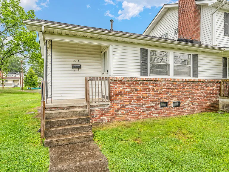 (ACH) Pennsylvania Avenue (Apts 1 - 8) - 314 — Photo 13
