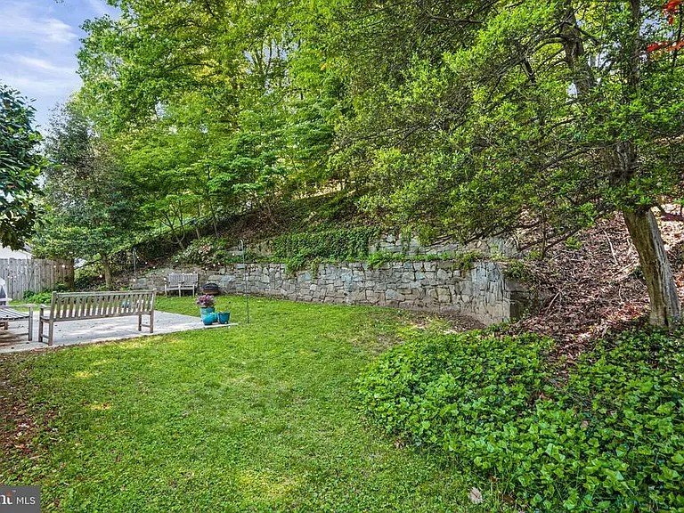 6117 Larstan Dr — Photo 33