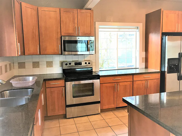 3316 Claremont Ave S — Photo 12