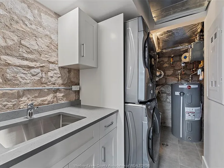 247 Brock St #101 — Photo 23