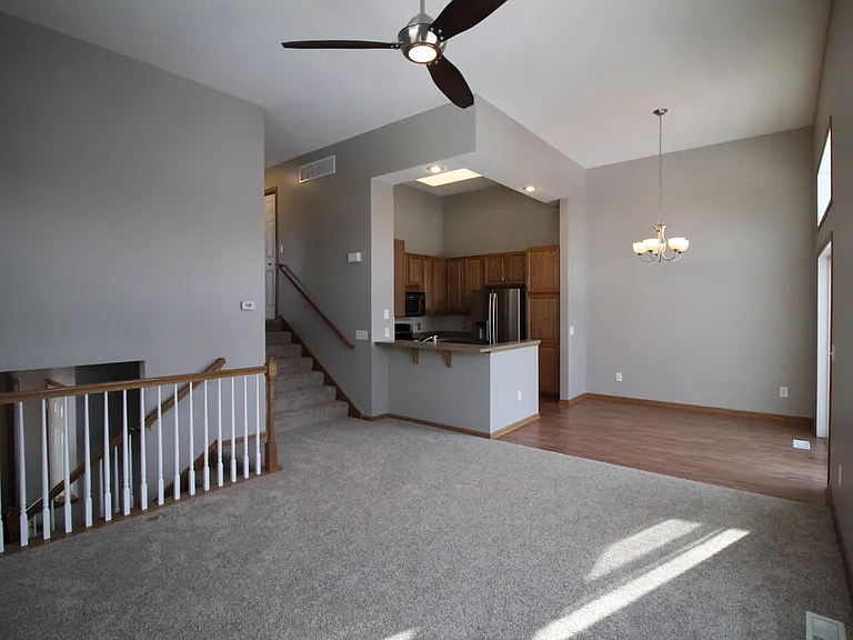 10651 Pond Curv — Photo 3