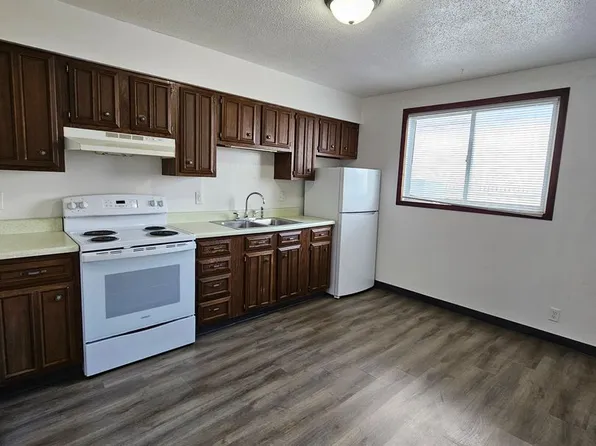 Evergreen Apartments, 3430 12th Ave SW #6, Cedar Rapids, IA 52404