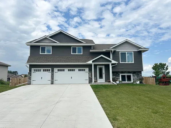 830 Nelson Ave, Mora, MN 55051