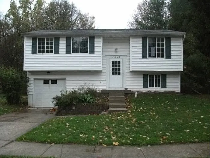 1512 Gumwood Dr photo 1