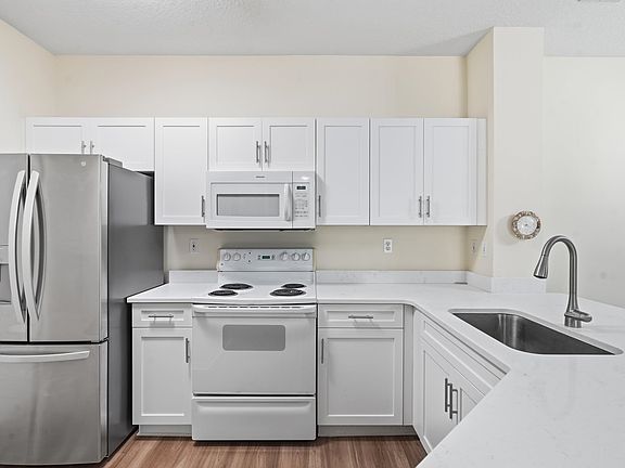 3rd image of 520 Florida Club Blvd APT 203
