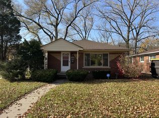 21801 Cloverlawn Ave, Oak Park, MI 48237