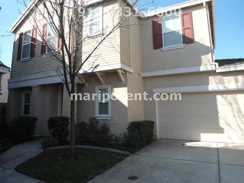 382 Phoenix Cir photo 1
