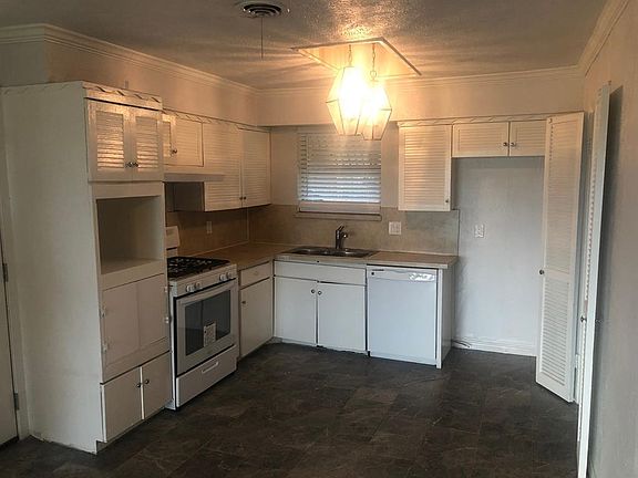 2nd image of 2602 Arcady Dr