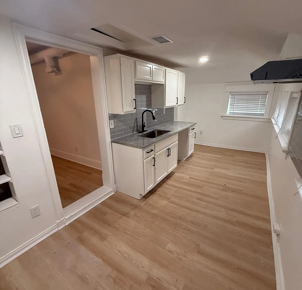 3333 Gillham Rd Unit 2- Kansas City, MO — Photo 2