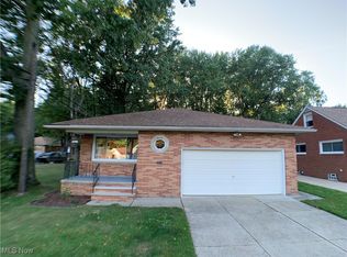 2098 Newcome St, Richmond Heights, OH 44143