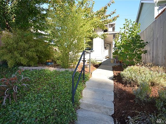 2nd image of 1725 S Sheridan Ave