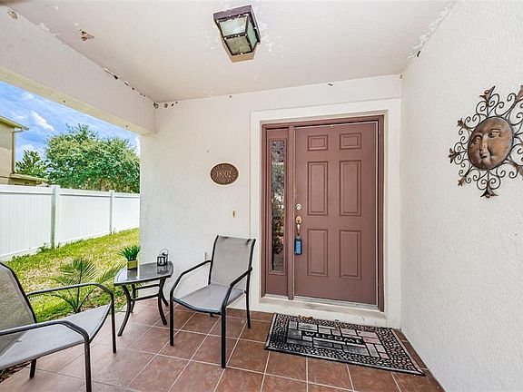5th image of 18002 Glastonbury Ln