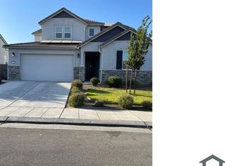 3975 Mitchell Ave, Clovis, CA 93619