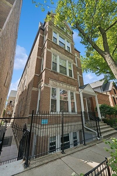 1st image of 1924 N Honore St APT 1R