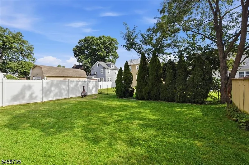 2 bed, 1.0 bath, $1,800 — Photo 3