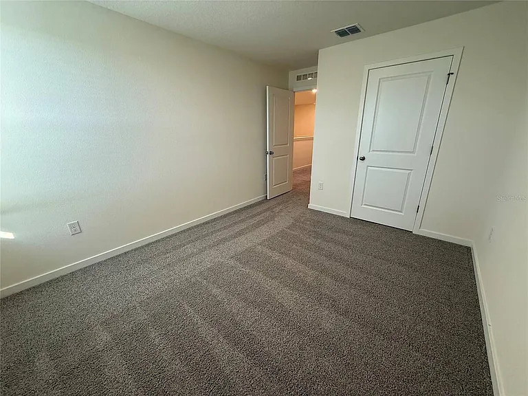 599 Preston Cove Dr — Photo 3