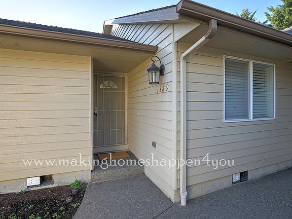 2nd image of 1389 Orchardview Ave NW