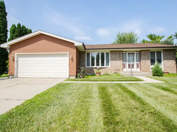 1413 N Scully Dr, McHenry, IL 60050