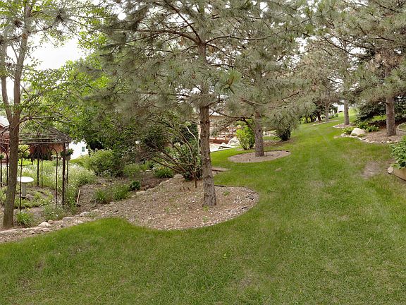 3rd image of 109 Aspen Ave