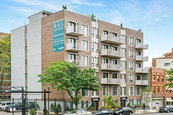 Rented by EXR | media 14