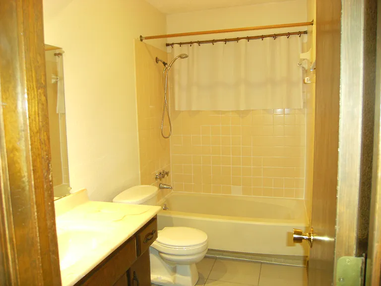 9715 Hillcrest Rd #9715 — Photo 13