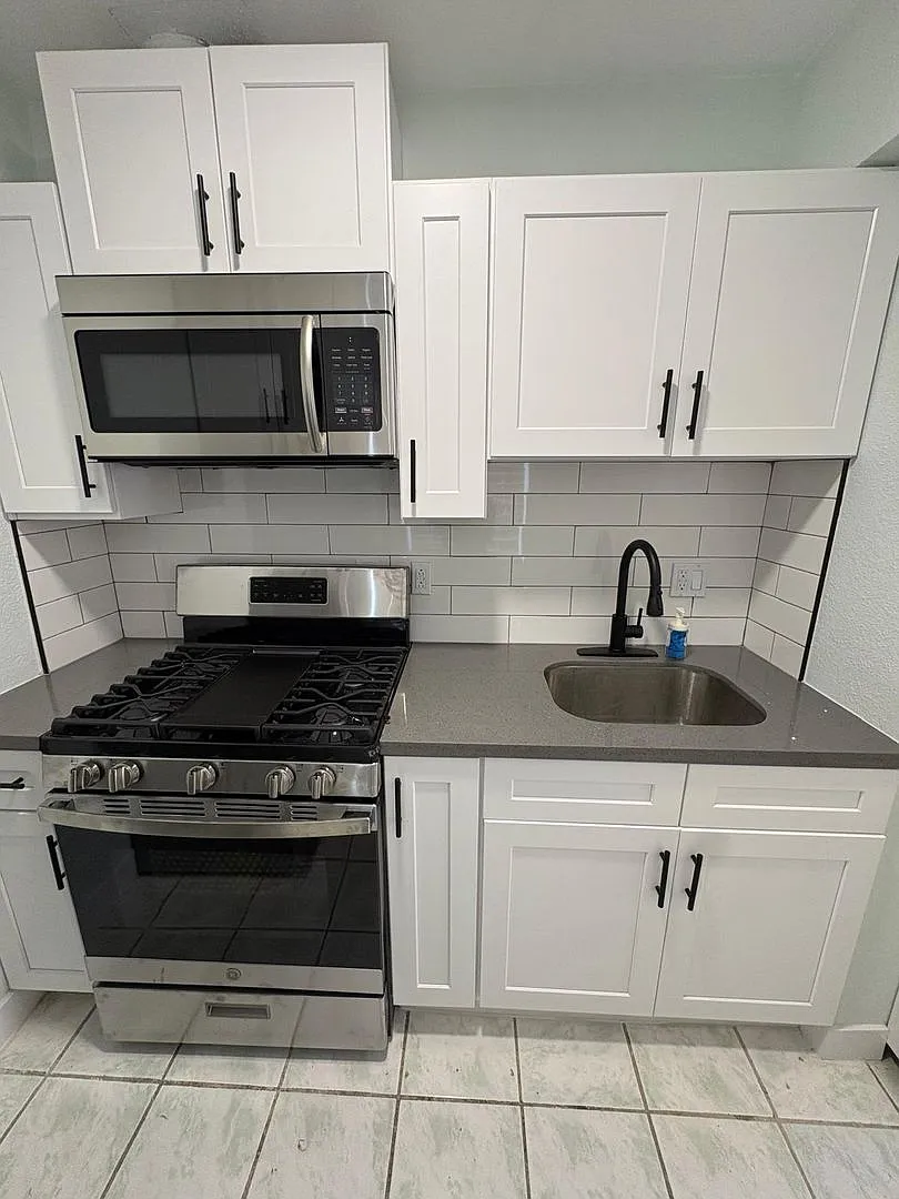 78th Street Apartments — Photo 1