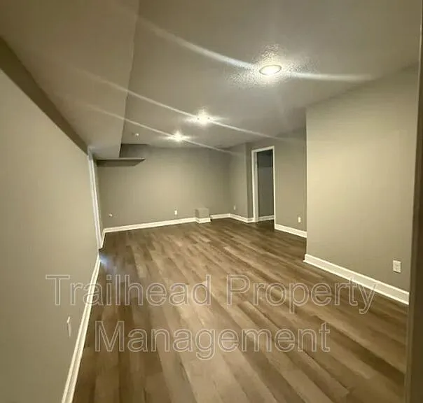 605C S Hillcrest St — Photo 11