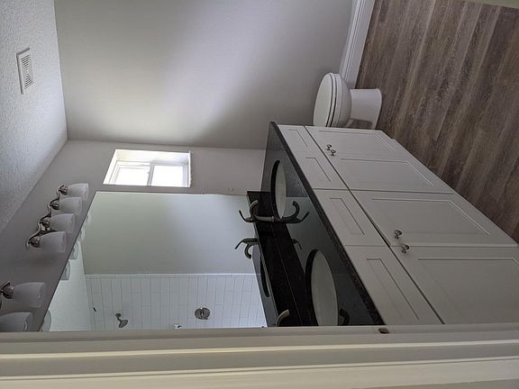 4th image of 307 W Glenhaven Dr