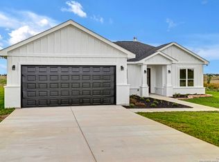 181 Pine Valley Dr, La Vernia, TX 78121