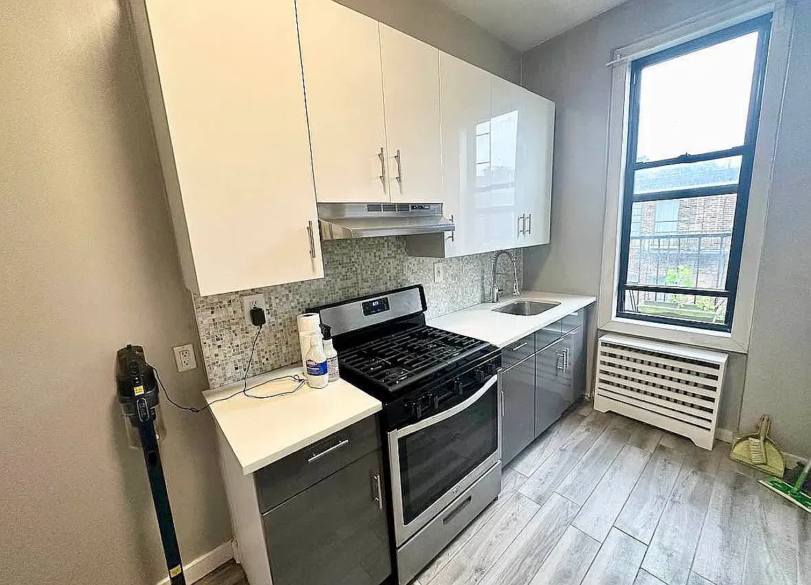 823 Hancock Street — Photo 4