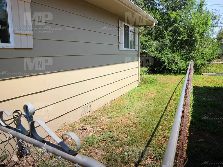 616 N Frey Ave #1 — Photo 11