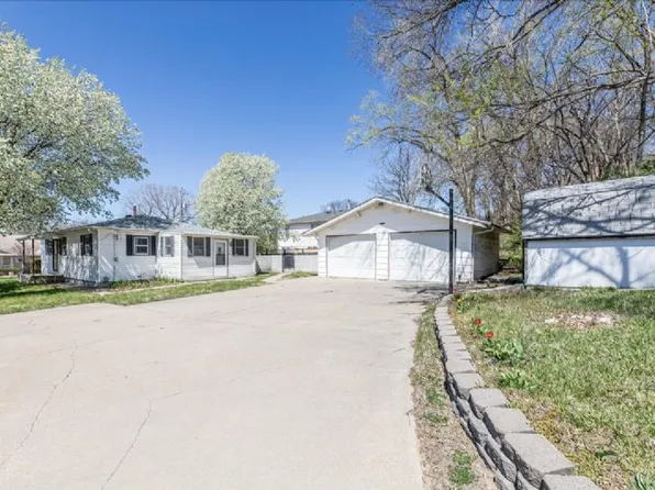 612 5th St, Glenwood, IA 51534