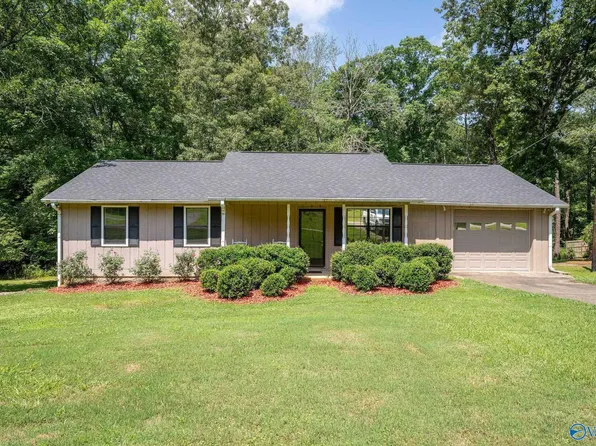 206 Sunset St, Centre, AL 35960