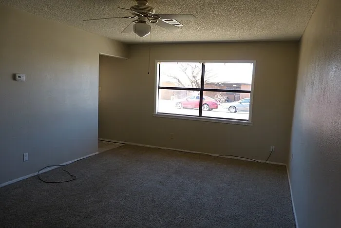 921 E Llano Estacado Blvd — Photo 3