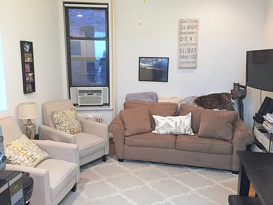 Rented by Salizzoni Realty | media 56