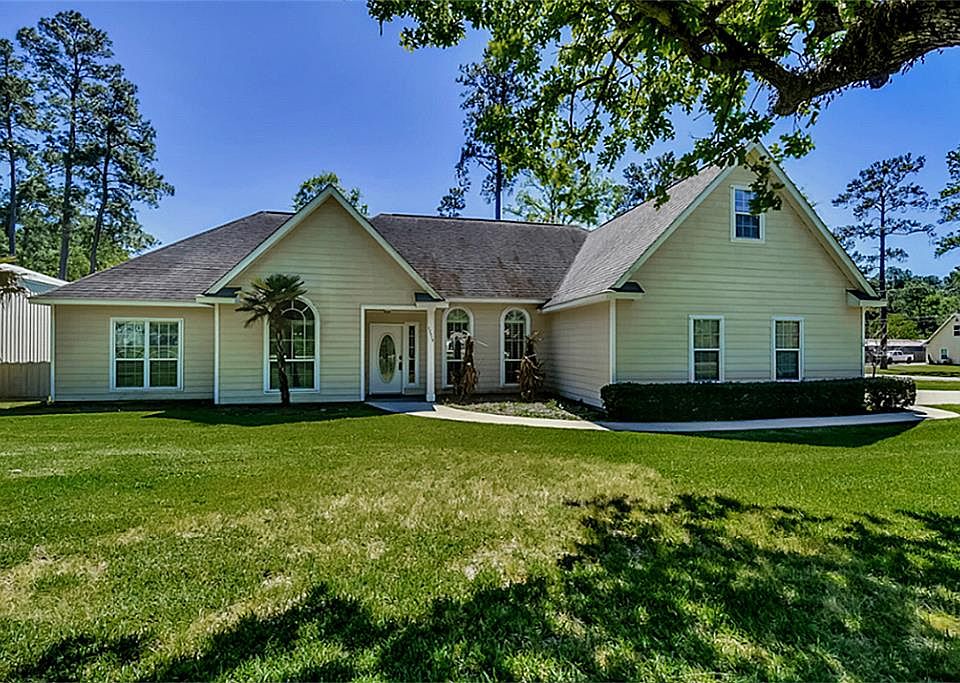 2nd image of 22519 Baneberry Rd