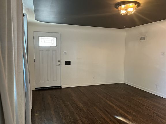 3rd image of 2086 S Pearl St