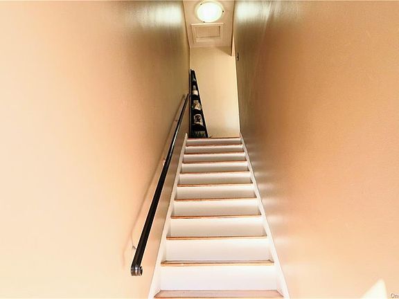 2nd image of 61.5 Carpenter Ave #B