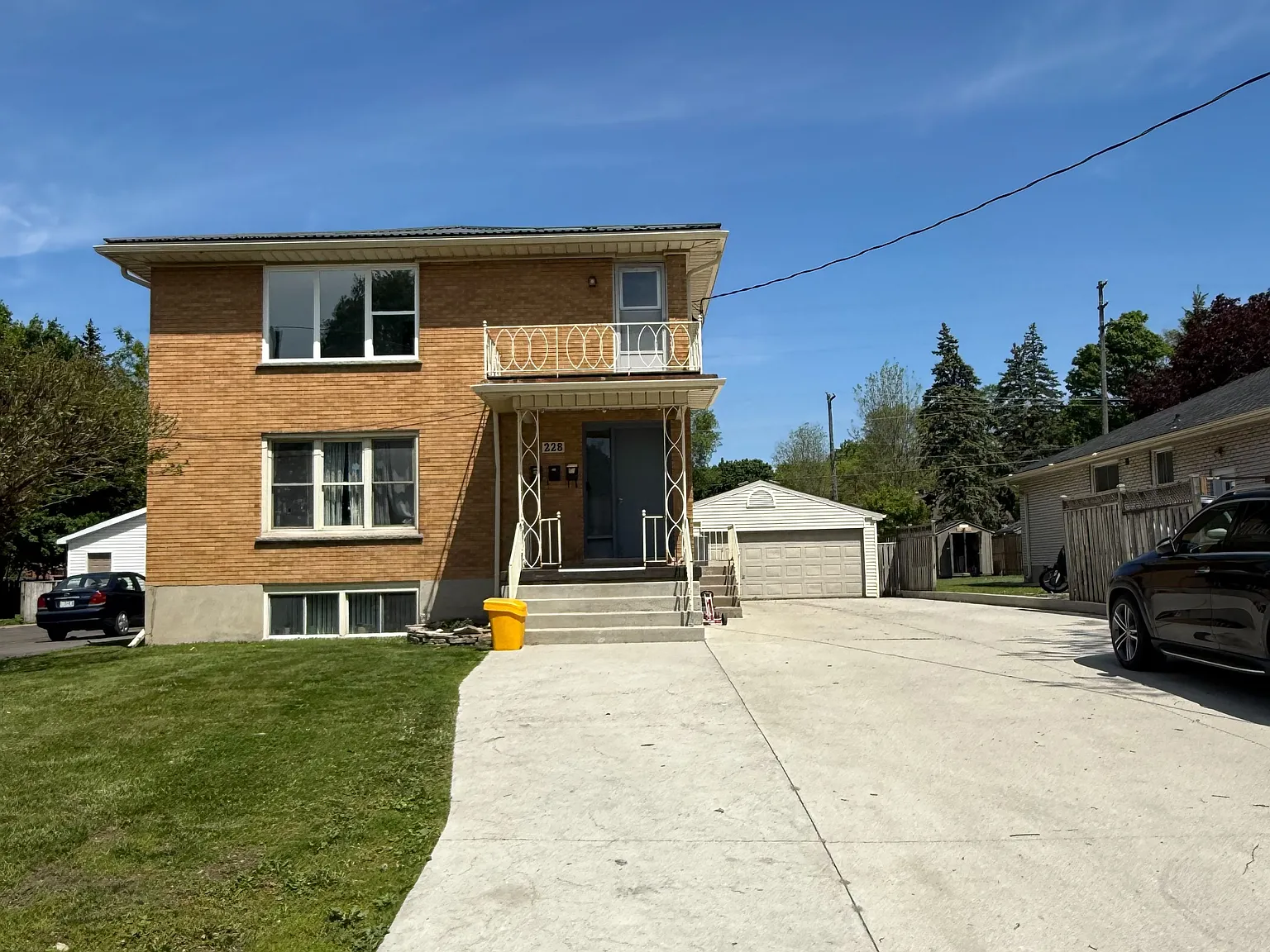 3 bed, $2,100 — Photo 2