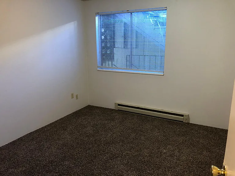 500 NE Maiden Ln #8 — Photo 5