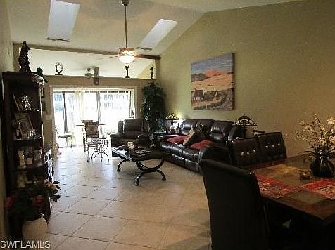 3rd image of 166 Fox Glen Dr