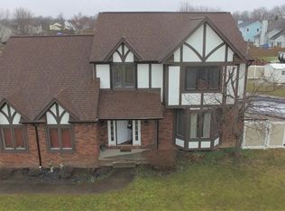 2522 Danielle Dr, Niagara Falls, NY 14304