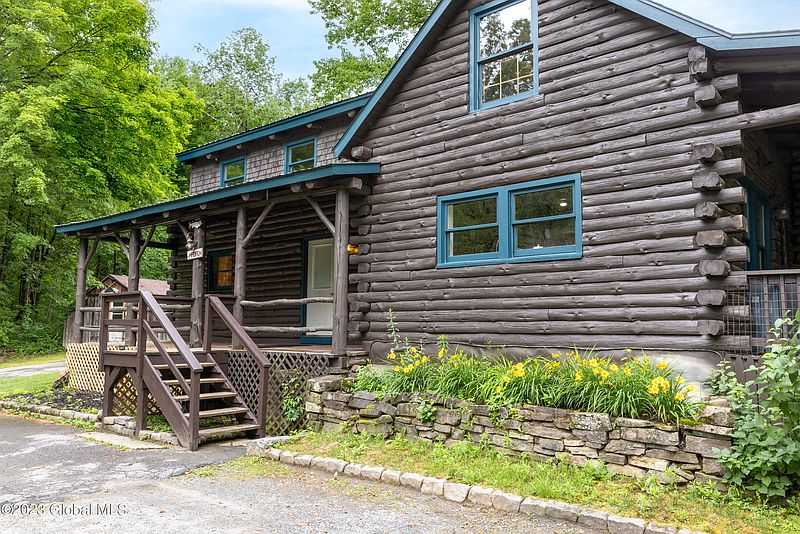5th image of 168 Rockwell Road