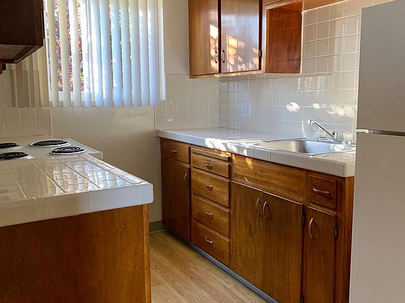 2nd image of 1007 Willow St #83