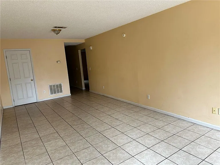 890 E Cherry St #104 — Photo 3
