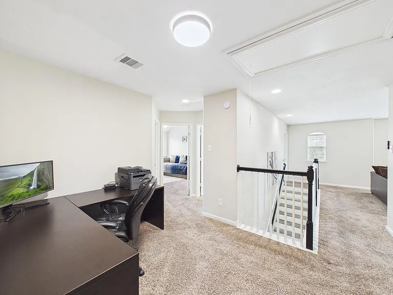 9426 Russeff Field Ln — Photo 36